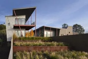 Solar orientation of buildings and energy saving