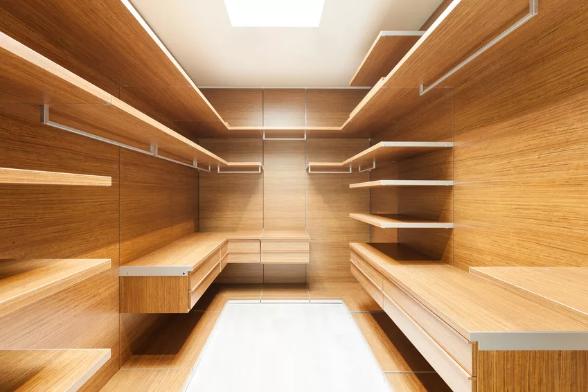How to clean the bedroom closet