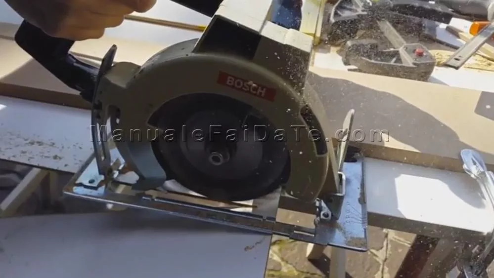 guide circular saw cut